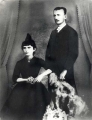 Ο Βενιζέλος και η πρώτη του γυναίκα, Μαρία, σε οιονεί επίσημη φωτογραφία κατά την εποχή των γάμων τους.